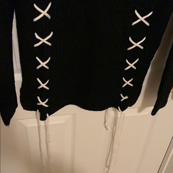 turtleneck sweater - Picture 2 of 4